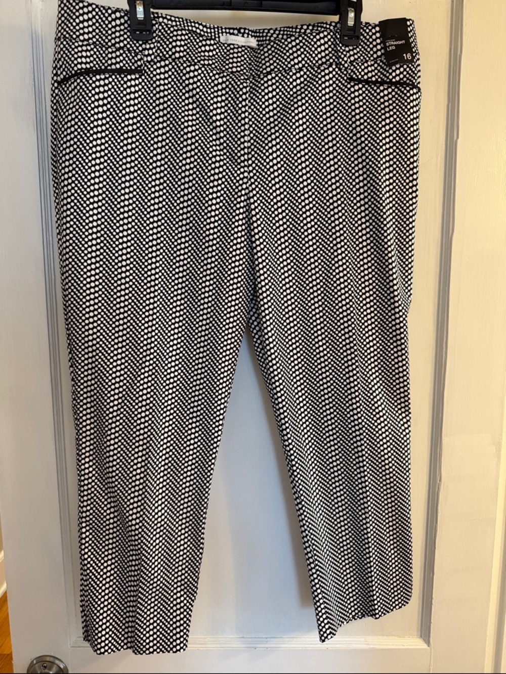 New York and Company polka Dot Capri